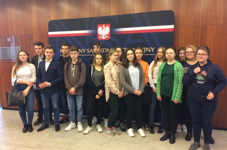 uczniowie szkoły im. Mikołaja Kopernika